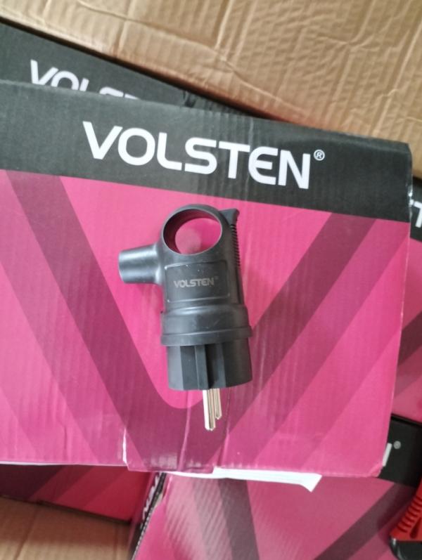 Вилка Volsten S2-PZ Black угловая с кольцом каучук. черн. с/з 16A IP44 