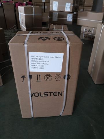 Колодка Volsten S1-M1Z Black штепс. с защит. крышкой каучук. 1 местн. чёрн. с/з IP44  