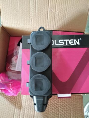 Колодка Volsten S1-M3Z Black штепс. с защит. крышкой каучук. 3-х мест. чёрн. с/з IP44