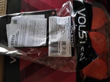 Колодка Volsten S1-M3Z Red штепс. с защит. крышкой каучук. 3-х мест. красн. с/з IP44 